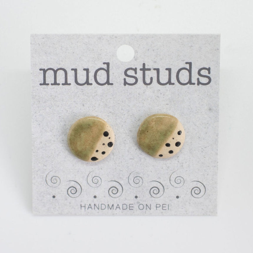Pebbles By The Lake Mud Studs